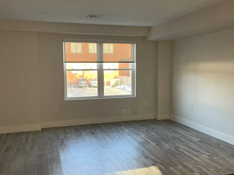 316 Shrewsbury St #4W — Photo 18