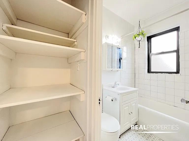 4829 N Damen Ave — Photo 18