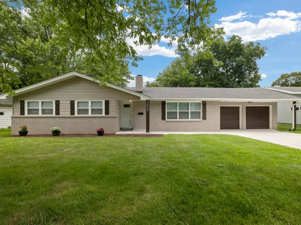 1627 S Catalina Avenue, Springfield, MO 65804