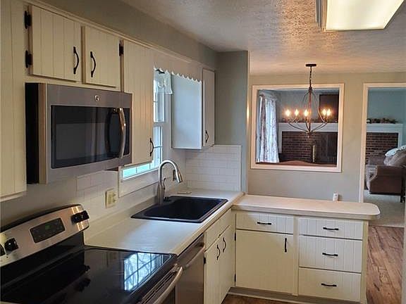 3rd image of 5807 Bradford Way