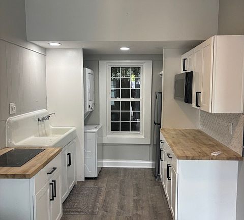 3rd image of 455 10th Ave NE #1/2
