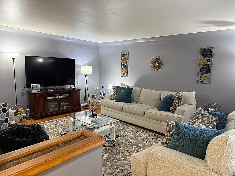 8565 Potomac Ave — Photo 41