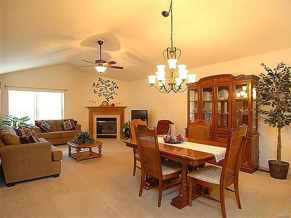 3rd image of 120 Worthington Cir #6