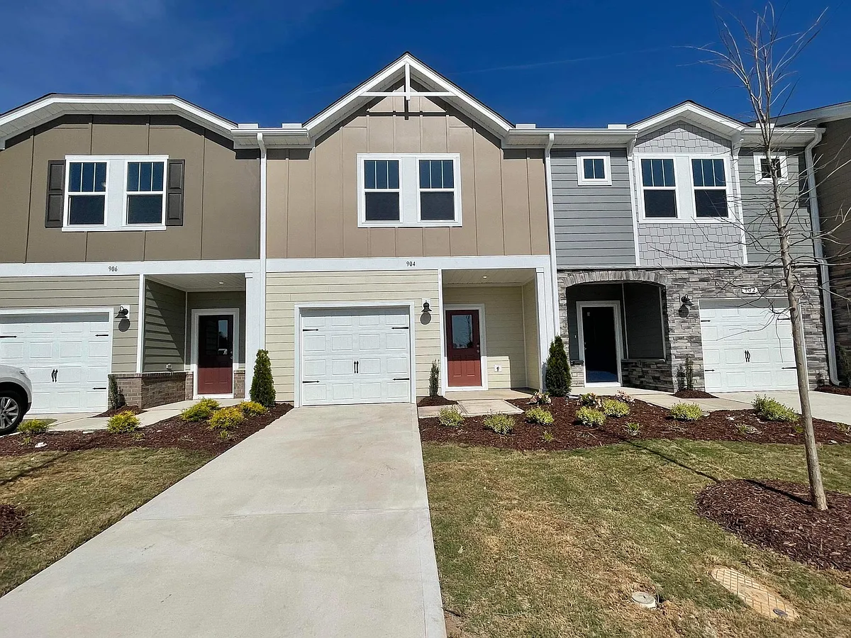 Building Photo - 904 Clearhaven Ln