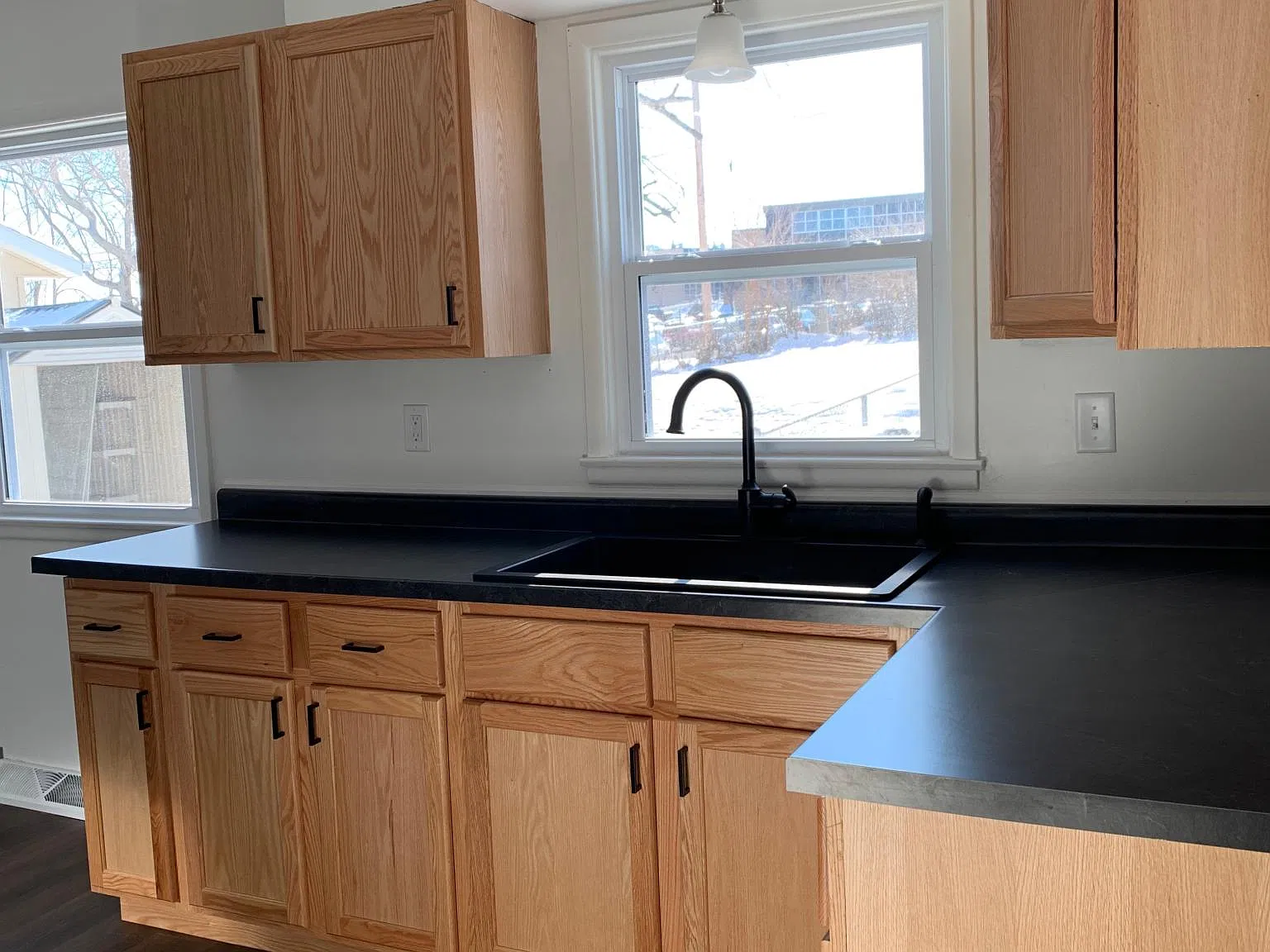 3 bed, 1133 sqft, $1,850 — Photo 2