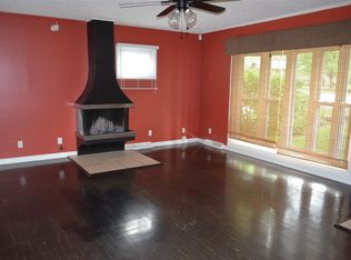 1266 SW Indian Trail Ct, Topeka, KS 66604