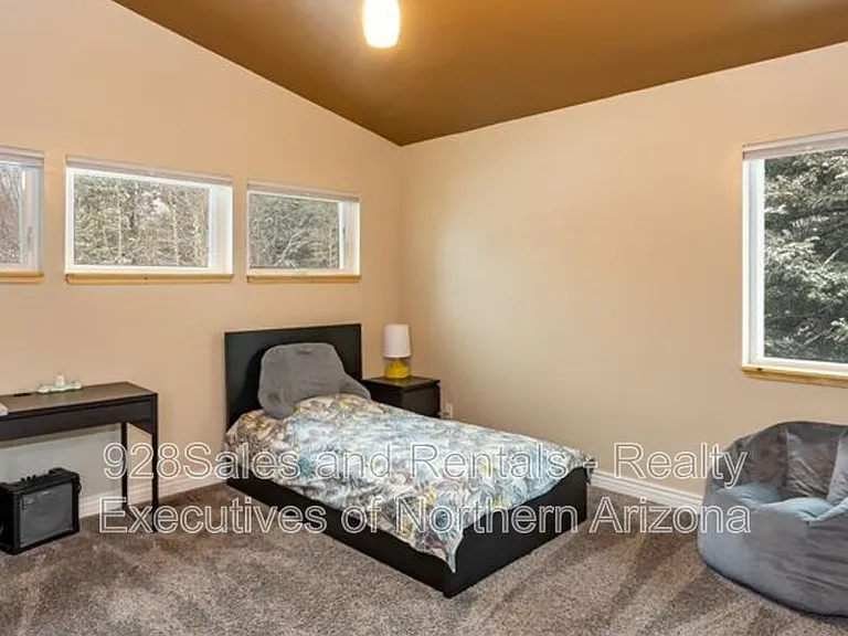2304 N Talkington Dr — Photo 16