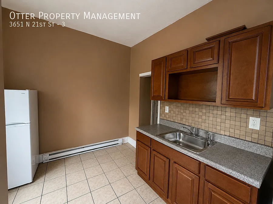 Comfortable 1BR/1BA Apartment Section 8 Friendly — Photo 4