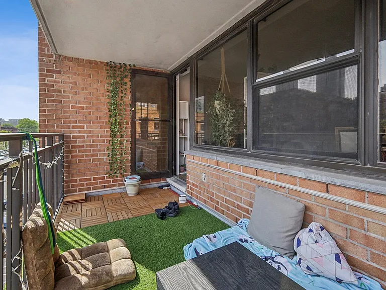 135 Montgomery St #3 — Photo 23
