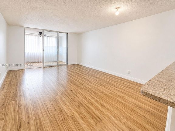 5th image of 445 NE 195th St APT 429