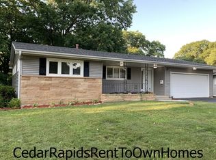 1456 Parkwood Dr SE, Cedar Rapids, IA 52403