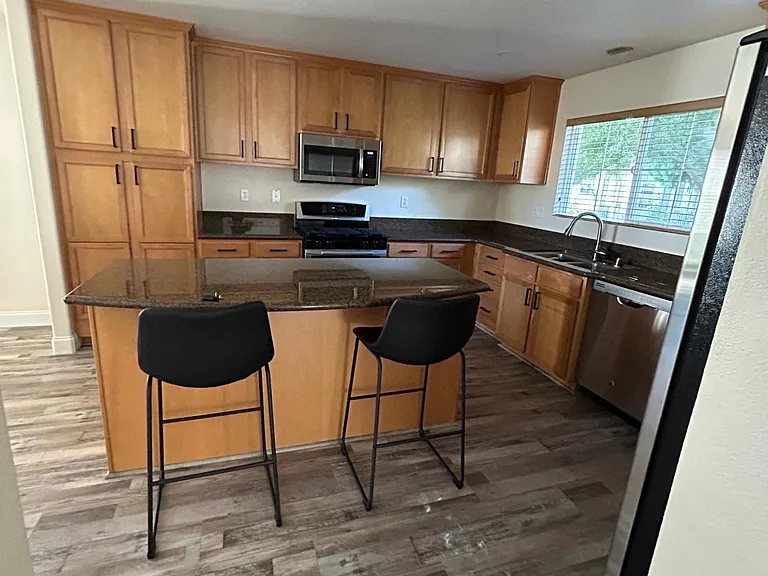 742 Stonehaven Loop — Photo 3