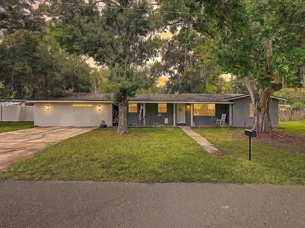 903 N Bracewell Dr, Plant City, FL 33563