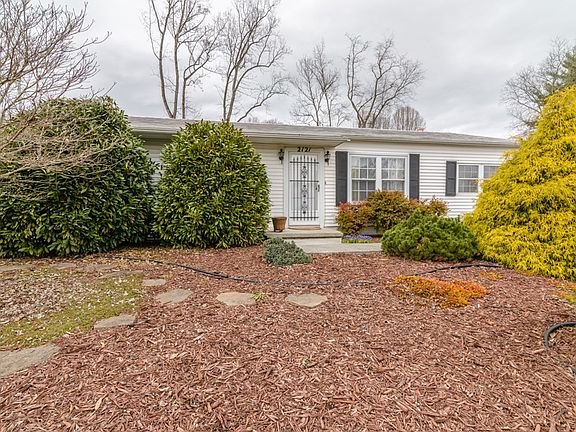2nd image of 2121 Westfield St
