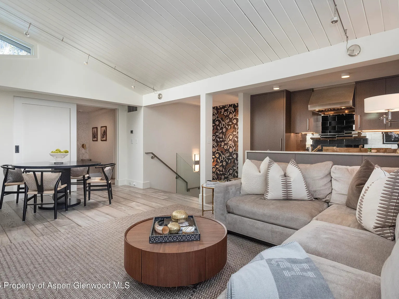 3 bed, 3.0 bath, 1497 sqft, $35,000 — Photo 3