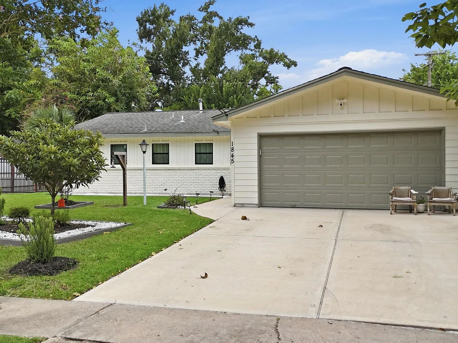 3 bed, 2.0 bath, 1586 sqft, $3,100 — Photo 1