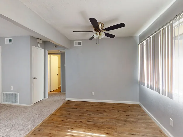Hidden Glen Apartments — Photo 14