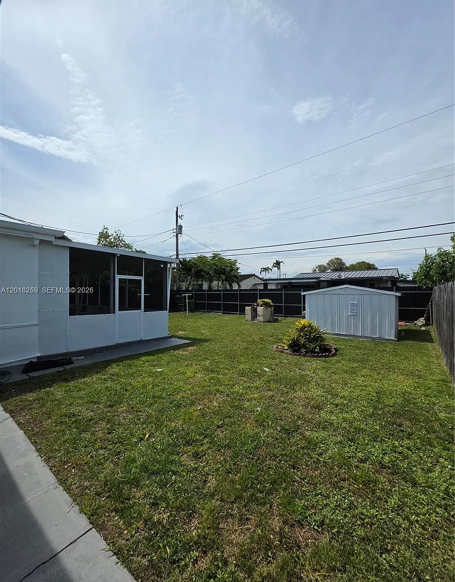 Lynnwood — Photo 2