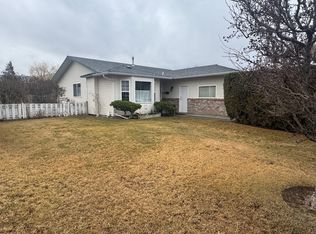 1564 Blair St, Merritt, BC V1K 1R6