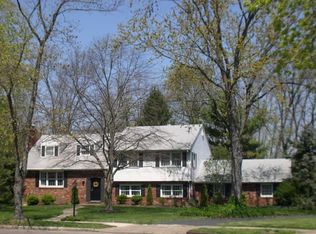 8 Carriage Way, Cinnaminson, NJ 08077
