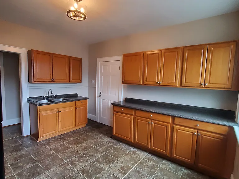 1020 Albany St #1 — Photo 13