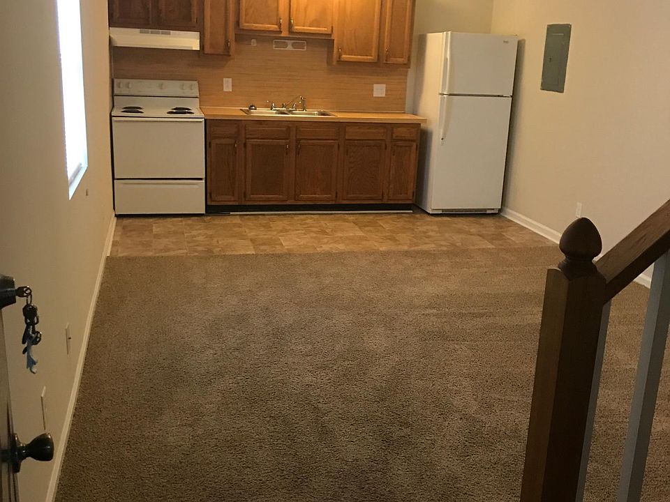 1st image of 2800 E 5th St #19