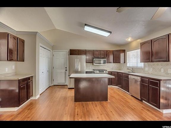 4th image of 341 W 2375th St N