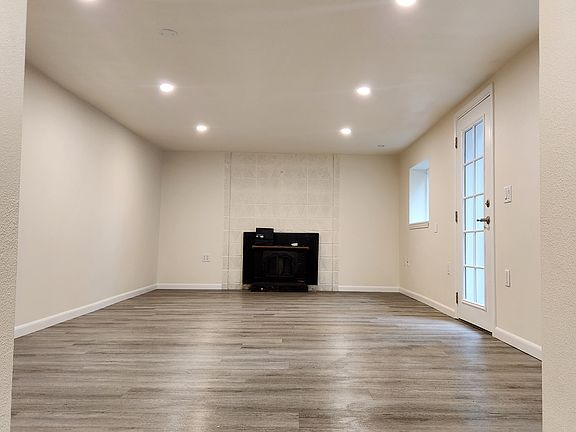 4th image of 1037 E 46th St #B