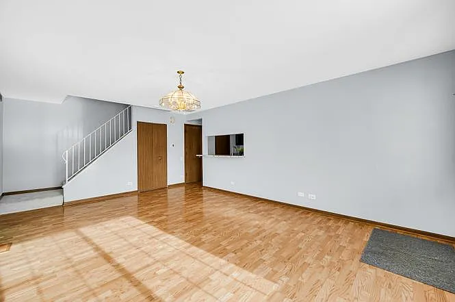 369 Gregory St — Photo 4