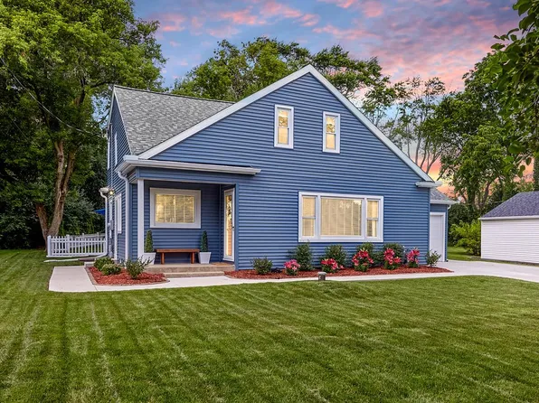 615 Hi View COURT, Elm Grove, WI 53122