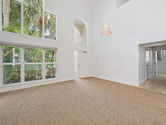 4th image of 76 Princewood Lane