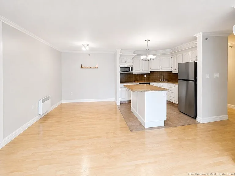 191 Queen St #206 — Photo 5