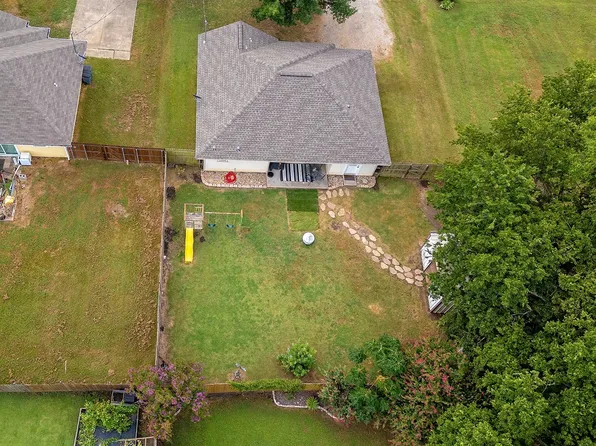 807 Lee St, Tioga, TX 76271