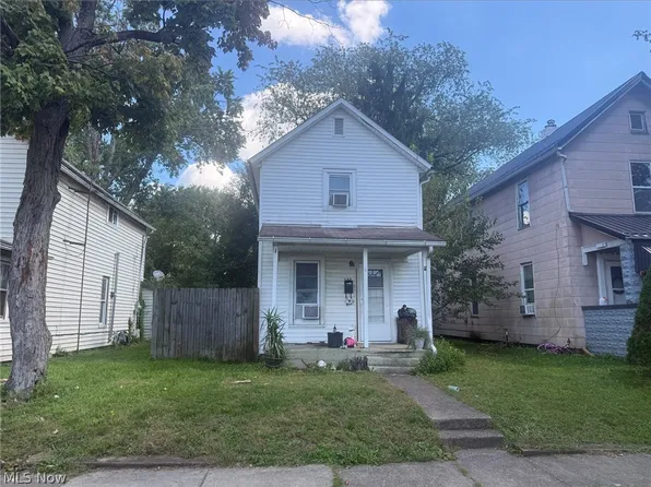 522 S 10th St, Coshocton, OH 43812
