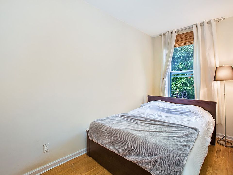 2nd image of 33 W 88th St APT 6