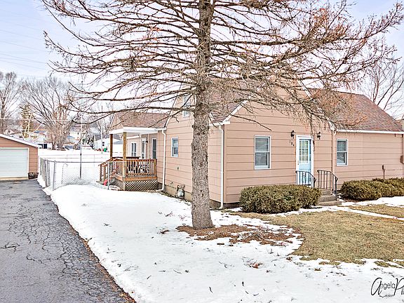 3rd image of 106 E Clarendon Dr