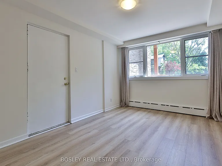144 Evelyn Ave #LOWER — Photo 15