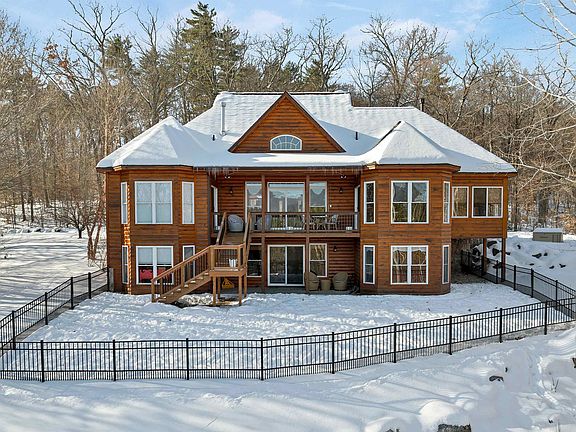 5th image of 19 Abenaki Lane