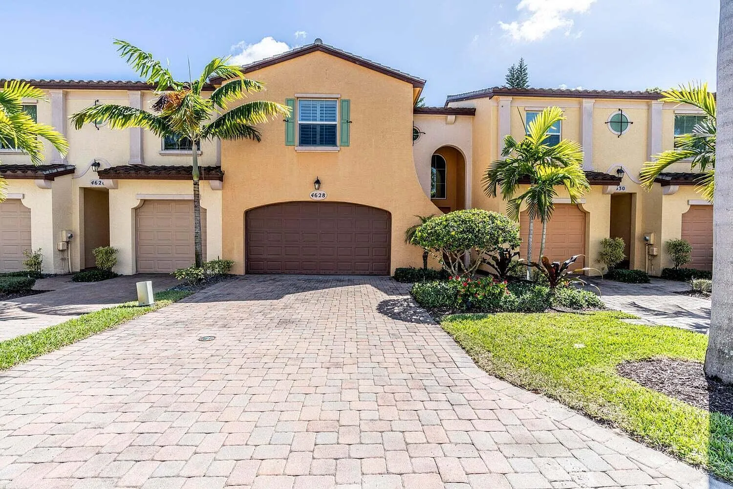 3 bed, 2.5 bath, 1626 sqft, $4,000 — Photo 2