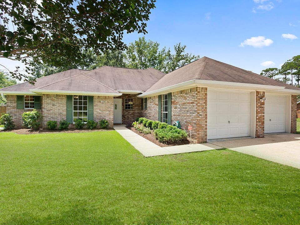 1st image of 2205 Broadmoor Dr