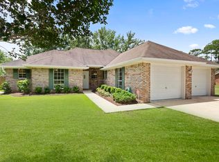 2205 Broadmoor Dr, Gautier, MS 39553