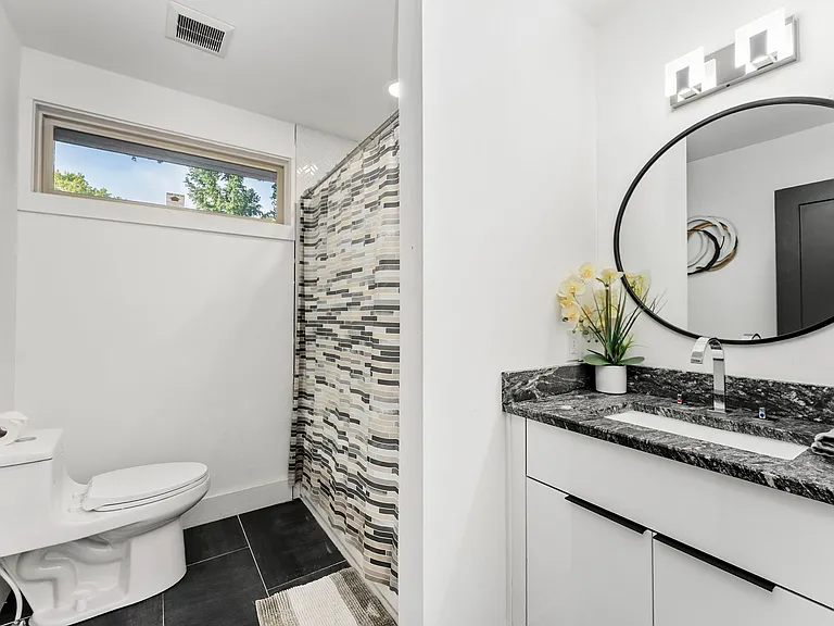 2874 Grand Ave SW #A — Photo 36
