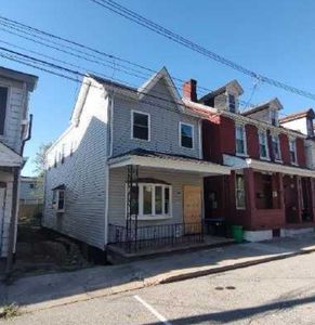 1817 Canal St, Pittsburgh, PA, 15215