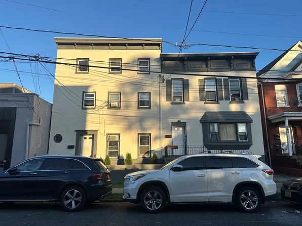 288 Oak St Floor 3, Perth Amboy, NJ 08861