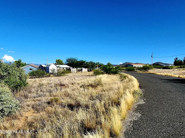 20268 E Sunset Ln, Mayer, AZ 86333