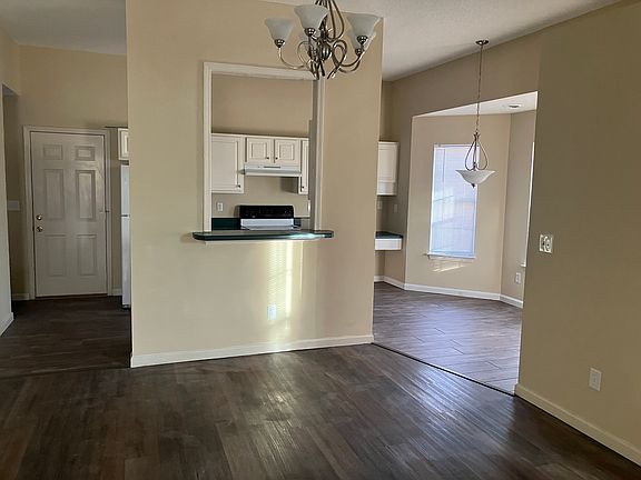 3rd image of 701 Glenarthur Dr