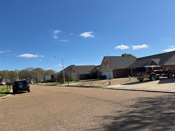 5th image of 139 Oakleigh Dr