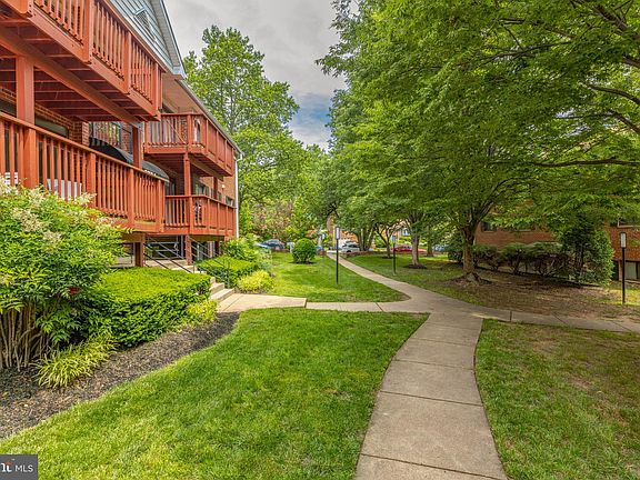 3rd image of 2704 Dartmouth Rd APT 3