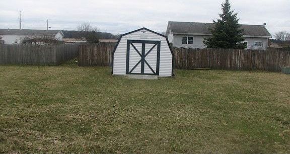 3rd image of 24622 Fairgrove Dr