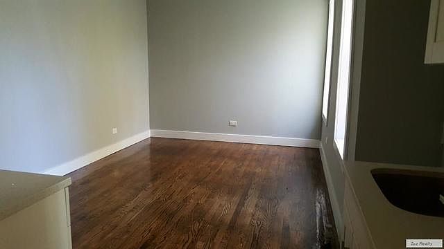2nd image of 889 E 19th St